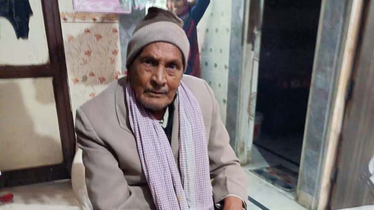 Crime: దారుణం.. పింఛన్ డబ్బులు ఇవ్వకపోవడంతో మాజీ సైనికుడిని కొట్టి చంపిన మనవడు