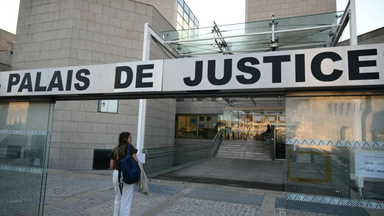 France: దారుణం.. భార్యను 72 మందితో అత్యాచారం చేయించిన దుర్మార్గపు భర్త..