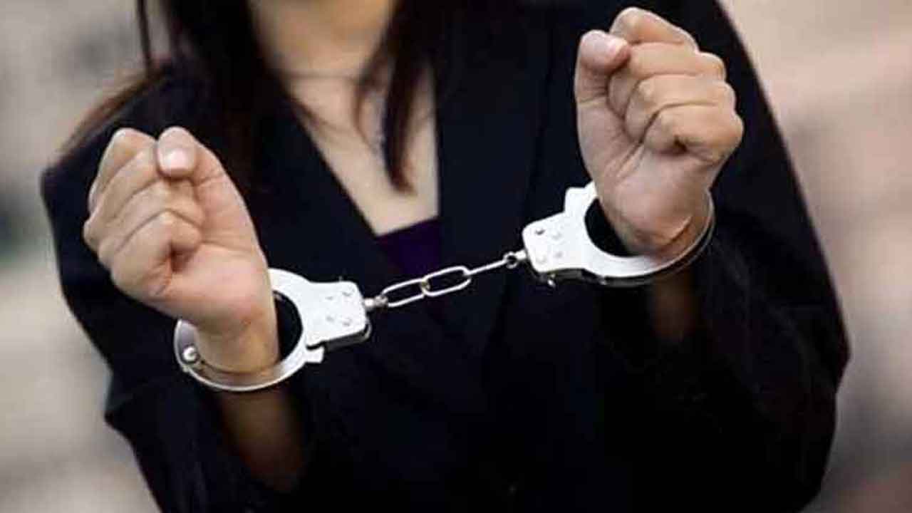 Guntur Crime: లేడీ కిల్లర్స్.. అప్పు తీసుకుంటారు.. అడిగితే కూల్‌ డ్రింక్‌లో సైనైడ్‌ కలిపి చంపేస్తారు..!