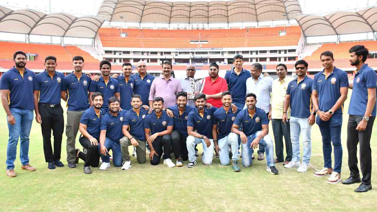 HCA: హైదరాబాద్ క్రికెట్ జట్టుకు రూ.25 లక్షల ప్రైజ్ మనీ..