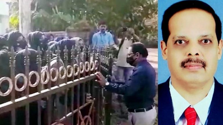 Hijab Row: హిజాబ్ వివాదంలో ప్రిన్సిపాల్.. అవార్డుపై కర్ణాటక సర్కార్ నిషేధం..!