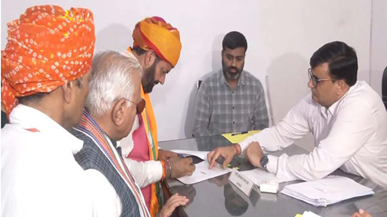 Haryana Polls: లాడ్వాలో ముఖ్యమంత్రి సైనీ నామినేషన్.. హాజరైన కేంద్రమంత్రి ఖట్టర్