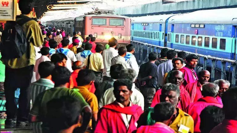 Indian Railway: భారతీయ రైల్వే రూల్స్ తెలుసా..! వీరికి టిక్కెట్లు అక్కర్లేదు