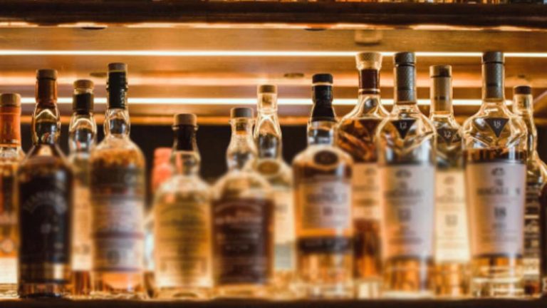 Jharkhand Liquor Scam: జార్ఖండ్⁬లో మద్యం కుంభకోణం.. ఏడుగురిపై ఆరోపణలు..!