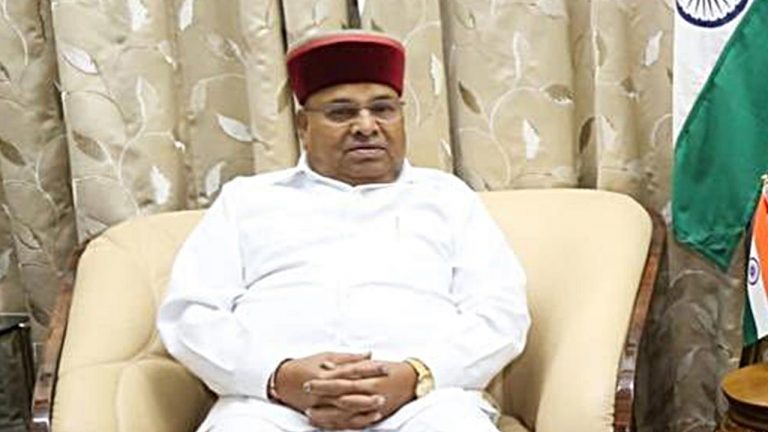 Karnataka Governor: అవినీతికి పాల్పడిన ఉద్యోగులపై విచారణకు సంబంధించిన రిపోర్ట్ ఇవ్వడం..!