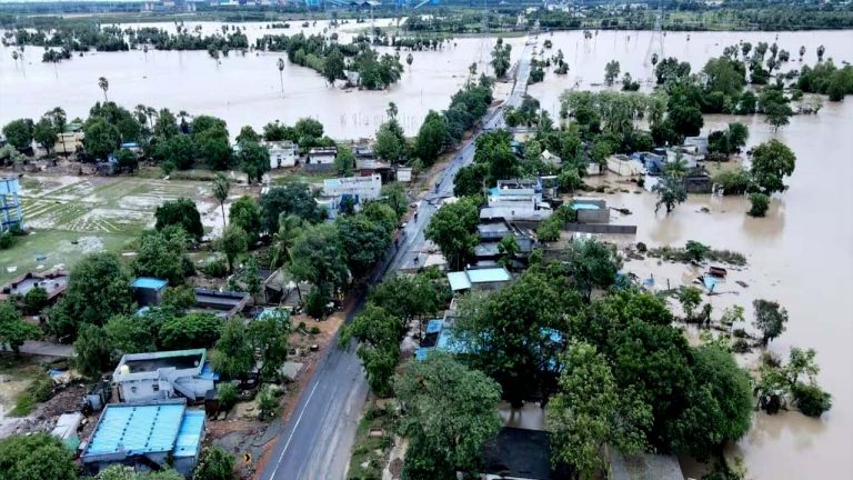 Central Ministers: నేడు ఖమ్మం వరద ప్రాంతాల్లో కేంద్ర మంత్రుల ఏరియల్‌ సర్వే ..