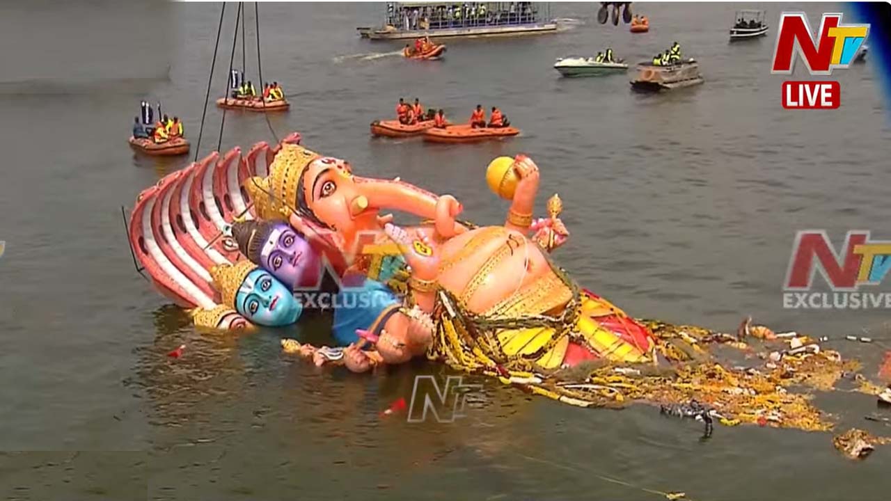 Khairatabad Ganesh: గంగమ్మ ఒడికి ఖైరతాబాద్ గణనాథుడు..