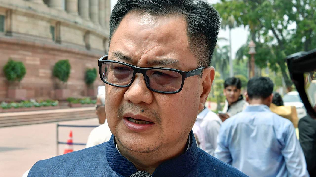 Kiren Rijiju: వక్ఫ్ బిల్లుపై ముస్లింలను తప్పుదోవ పట్టించేలా జకీర్ నాయక్ ప్రచారం..