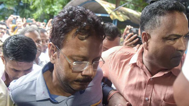 Kolkata Doctor Case: ఆర్‌జీ కర్ మాజీ-ప్రిన్సిపాల్‌కి సన్నిహితంగా ఉన్న ముగ్గురు డాక్టర్లపై వేటు..