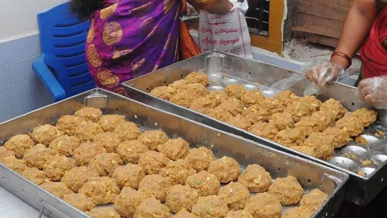 Tirumala Laddu: శ్రీవారి భక్తులకు ప్రసాదం లడ్డూల రుచి, వాసన త్వరలో మారనున్నాయా..?