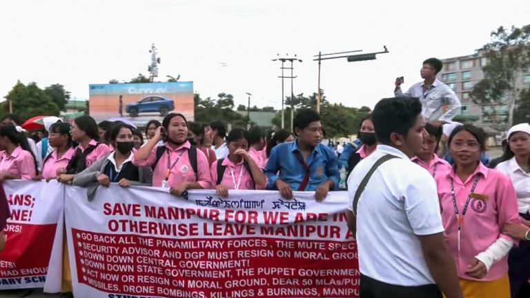 Manipur voilance: మణిపూర్‌లో స్టూడెంట్స్ ఆందోళన.. గవర్నర్ రిజైన్ చేయాలని డిమాండ్