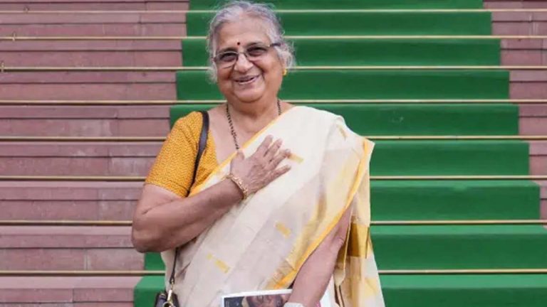 MP Sudha Murty: క్రియేటివ్ గా ఆలోచించండి.. సవాళ్లను ఎదుర్కొనే సత్తా ఉండాలి..