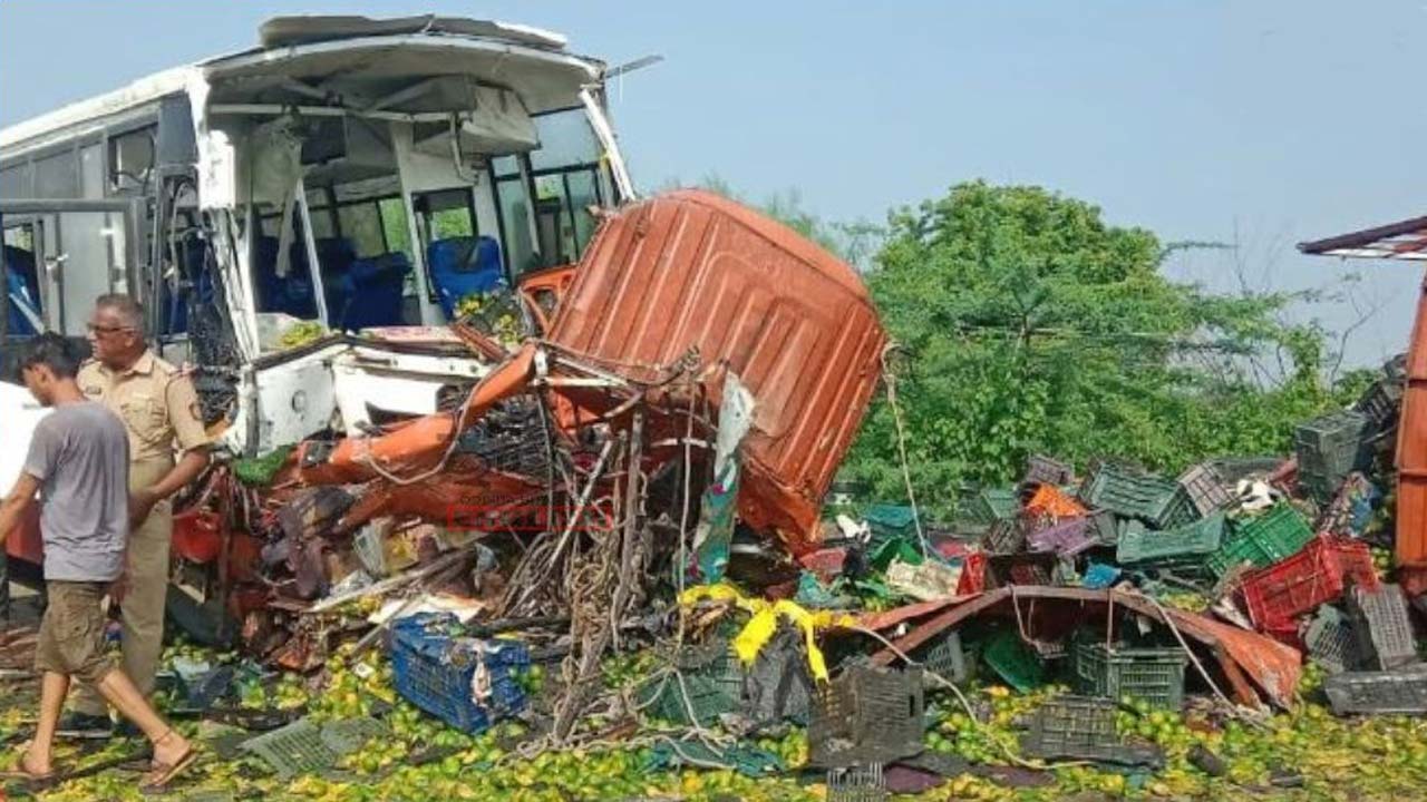 Maharashtra: బస్సు-ట్రక్కు ఢీ.. ఆరుగురు మృతి.. 17 మందికి గాయాలు