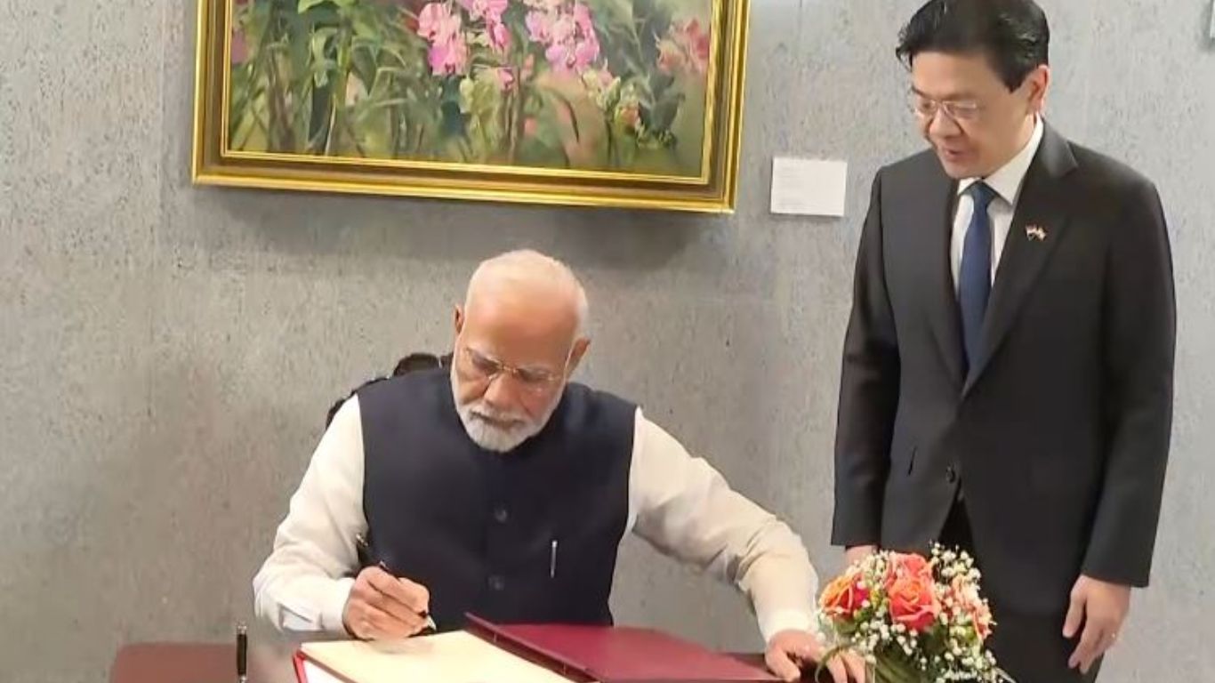 PM Modi: సింగపూర్‌ పార్లమెంట్ హౌస్‌లో లారెన్స్ వాంగ్‌తో ప్రధాని మోడీ భేటీ..