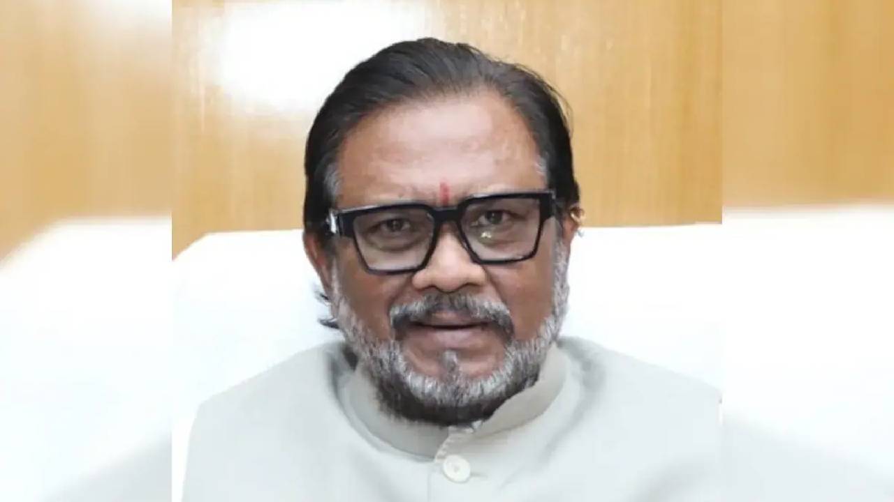 Maharashtra: “ద్రోహం చేసిన నా కుమార్తె, అల్లుడిని ప్రాణహితలో పారేయండి”.. మంత్రి సంచలన వ్యాఖ్యలు..