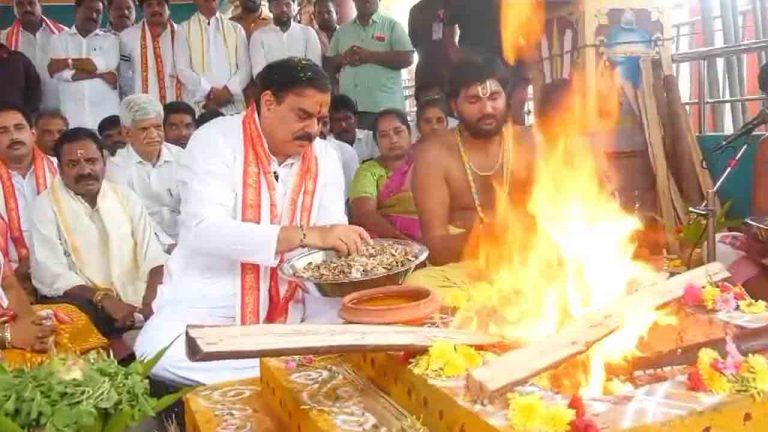 Minister Nadendla Manohar: పవన్ ప్రాయశ్చిత్త దీక్షకు సంఘీభావంగా మహాయాగం