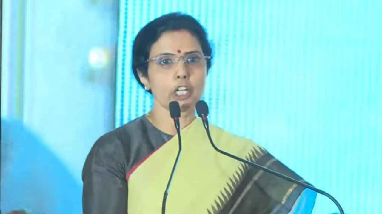 Nara Bhuvaneswari: రాజమండ్రి ప్రజలను నేను మర్చిపోలేను.. వారికి పాదాభివందనాలు.. భువనేశ్వరి భావోద్వేగం..