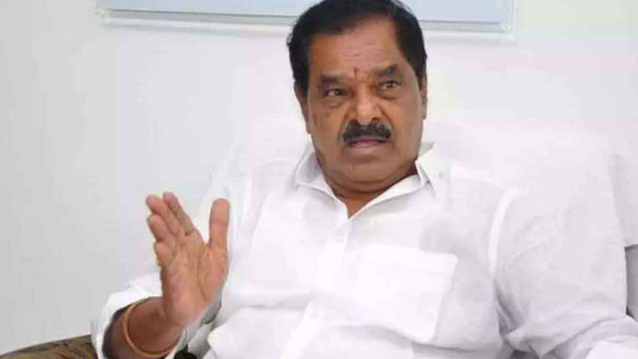 Narayana Swamy: నారాయణ స్వామి సంచలన వ్యాఖ్యలు.. వెళ్లాలనుకుంటే అందరూ ఇప్పుడే వెళ్లిపోండి..!