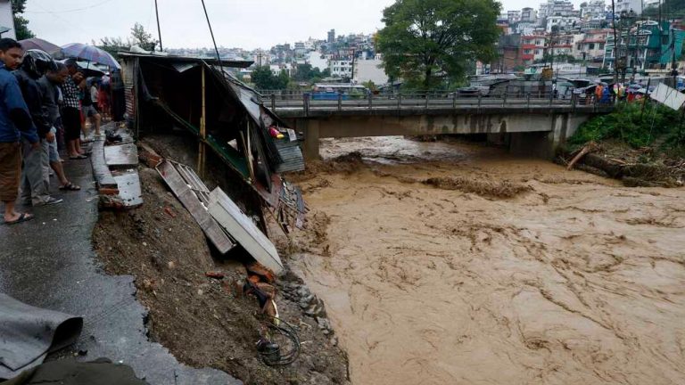 Floods in Nepal: భారీ వరదలు.. 170 మంది మృతి, 42 మంది గల్లంతు