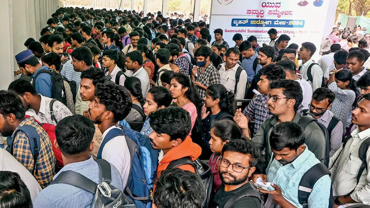 New Govt Scheme: యువతకు కేంద్రం గుడ్‌న్యూస్.. ప్రతి నెల రూ. 5000!