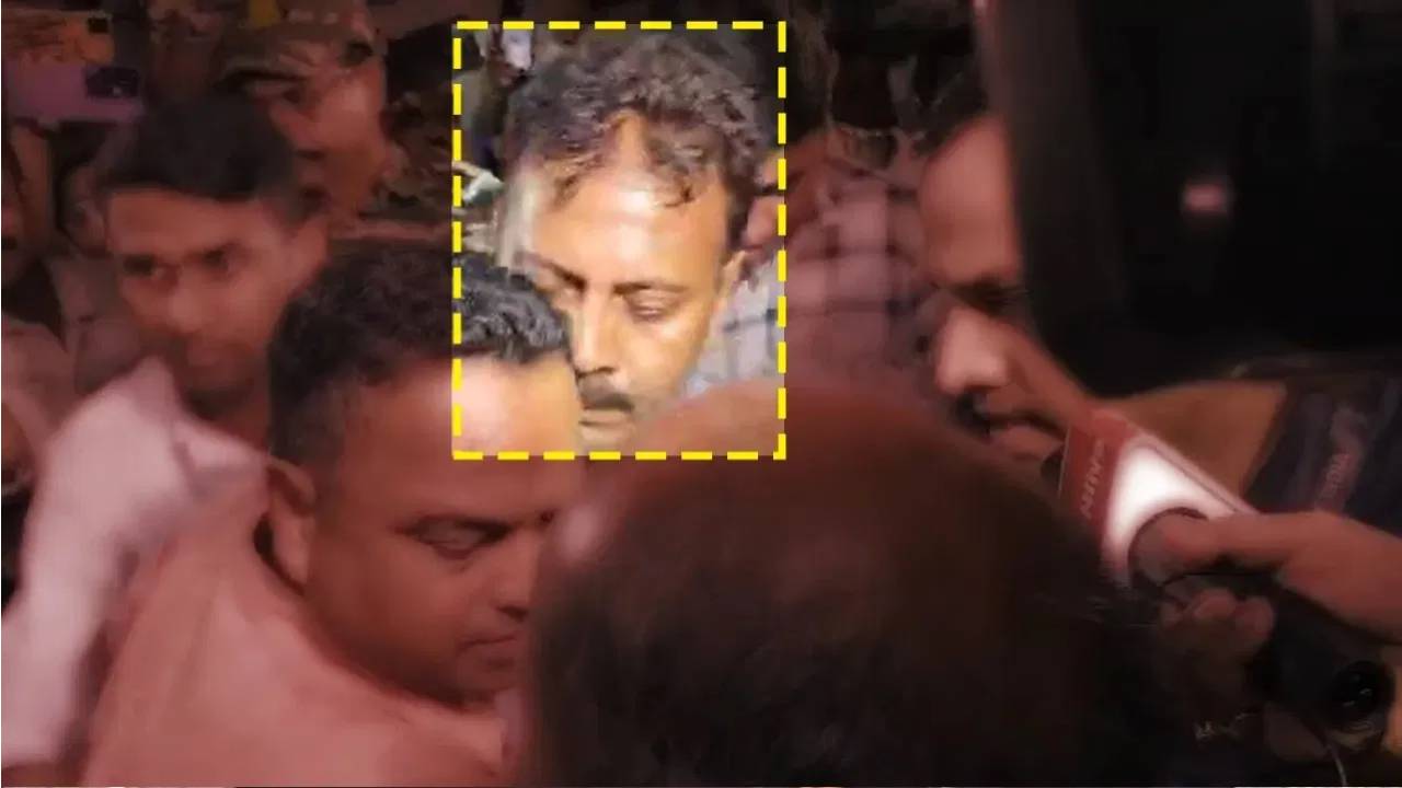 Kolkata : కోర్టు వెలుపల ఆర్‌జి కెఎఆర్ మాజీ ప్రిన్సిపాల్ కు చెంపదెబ్బ.. దొంగ దొంగ అంటూ నినాదాలు