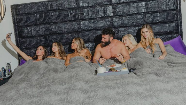 Dan Bilzerian with Girls: అబ్బబ్బబ్బ.. బాసూ..! ఒక్క రోజైనా నీలా బతకాలి.. అందమైన మోడల్స్.. లెక్కలేనంత డబ్బు..