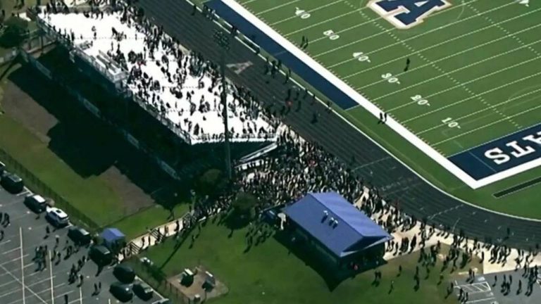 Georgia : జార్జియా స్కూల్‌లో కాల్పులు.. నలుగురు మృతి, పలువురికి గాయాలు