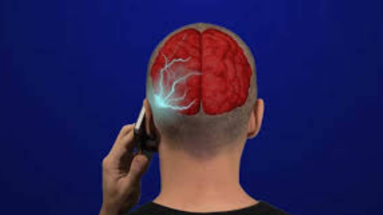 Mobile Phones : ఫోన్ ఎక్కువగా మాట్లాడడానికి.. బ్రెయిన్ క్యాన్సర్ కు సంబంధం లేదు