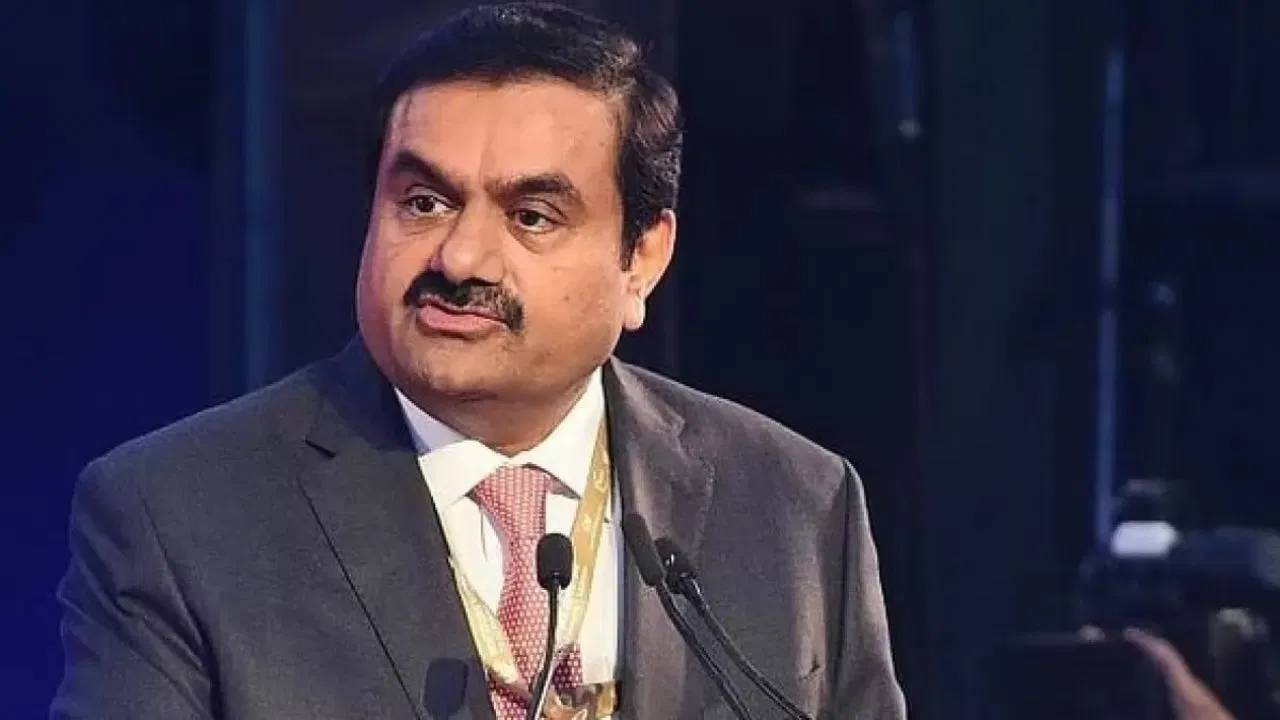 Adani : అదానీపై హిండెన్‌బర్గ్  మరో షాక్…స్విస్ బ్యాంక్‌ అకౌంట్లు ఫ్రీజ్