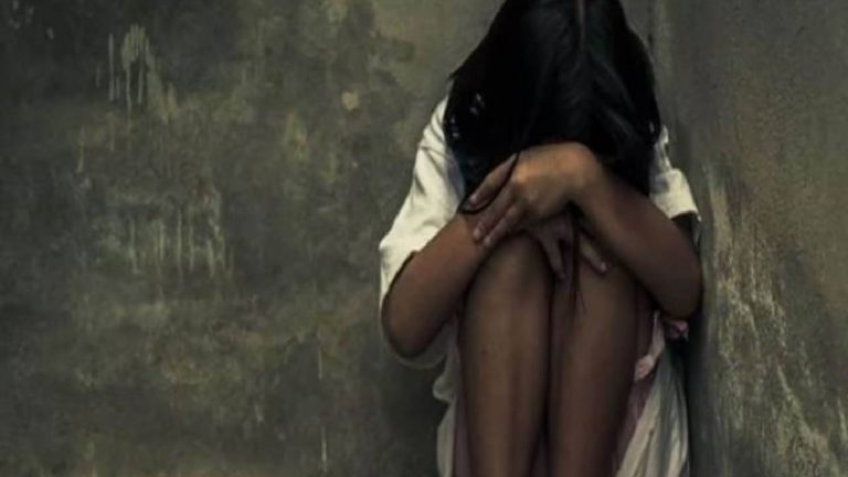 Karnataka : రిసార్టులో మహిళపై చిత్రహింసలు…బీజేపీ ఎమ్మెల్యేపై అత్యాచారం కేసు