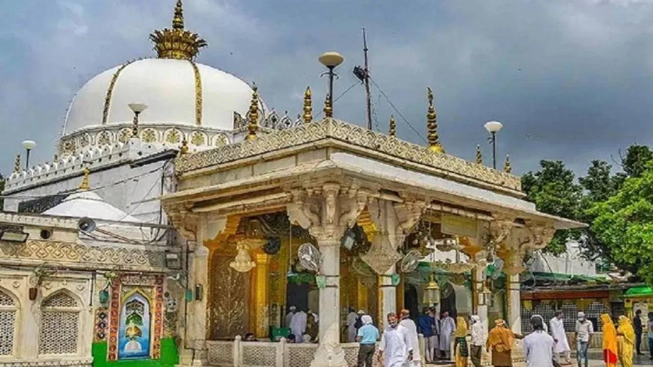 Ajmer Dargah : అజ్మీర్ దర్గాలో శివాలయం.. విచారణకు నిరాకరించిన కోర్టు