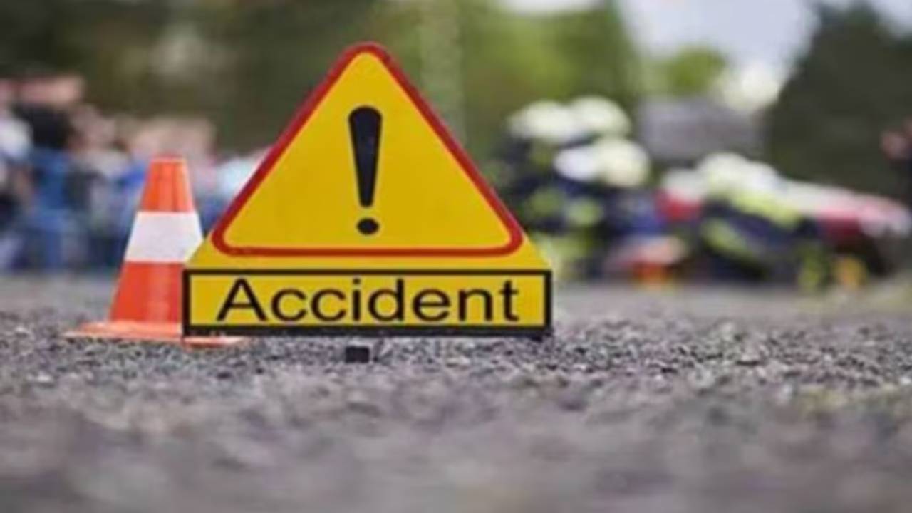 Uttarpradesh : విషాదం నింపిన పుట్టినరోజు వేడుకలు.. రోడ్డు ప్రమాదంలో 15మంది మృతి