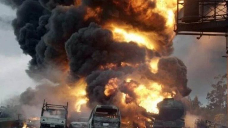 Nigeria : ఫ్యూయల్ ట్యాంకర్-ట్రక్ ఢీకొనడంతో పేలుడు, 48 మంది మృతి, 50 పశువులు సజీవ దహనం