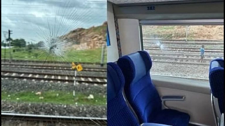 Vande Bharat : గయాలో వందేభారత్ రైలుపై రాళ్ల దాడి, కిటికీ అద్దాలు ధ్వంసం