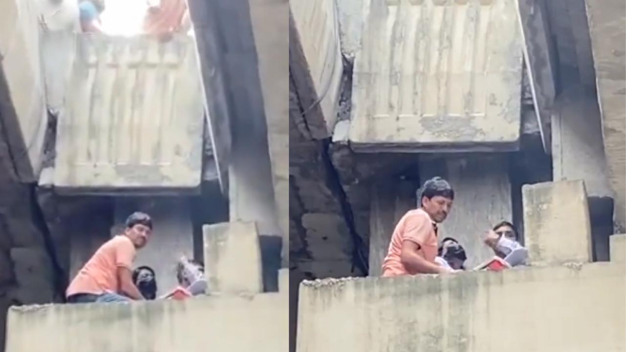 Noida: వెరీ లక్కీ.. కారు బైక్‌ను ఢీకొనడంతో ఎలివేటెడ్ పిల్లర్‌పై వచ్చి పడ్డ యువతి (వీడియో)