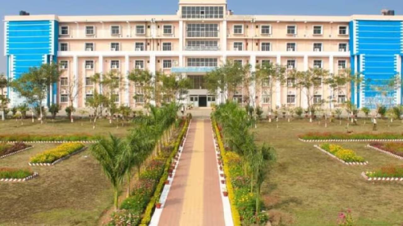 Odisha: కాలేజీ హాస్టల్‌లో “గొడ్డు మాంసం”తో వంట.. ఏడుగురు విద్యార్థుల బహిష్కరణ..