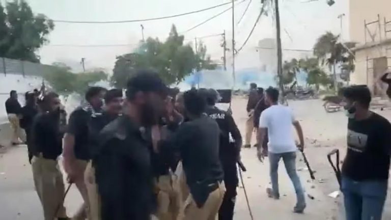 Pakistan: నస్రల్లా మృతిపై పాకిస్థాన్‌లో నిరసన.. హింసాత్మకంగా మారిన ఆందోళనలు