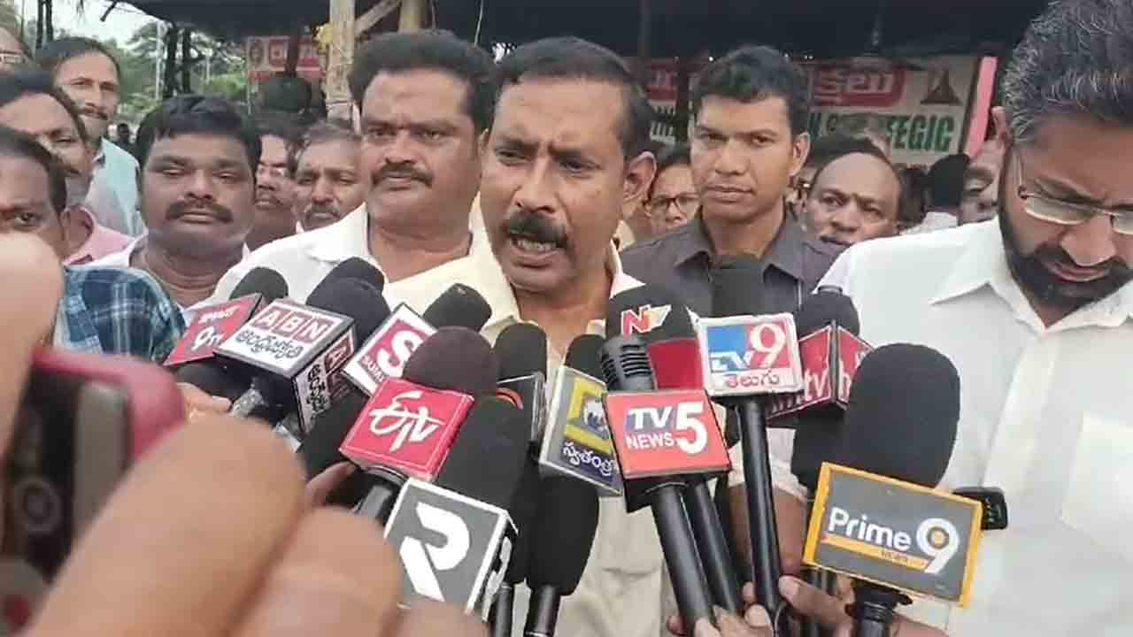 Palla Srinivas: స్టీల్ ప్లాంట్ ప్రైవేటీకరణ జరిగితే ఎమ్మెల్యే పదవికి రాజీనామా చేస్తా..!