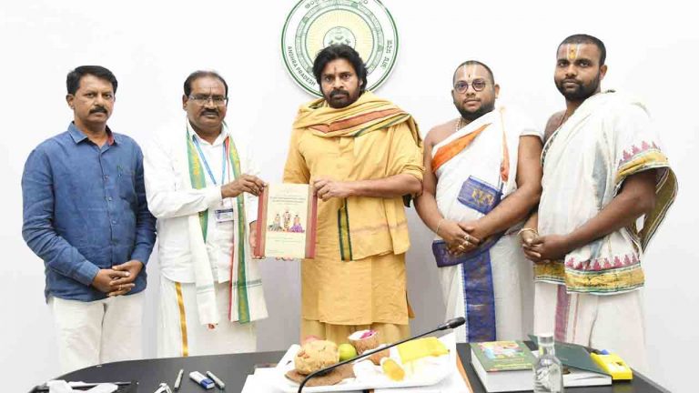 Pawan Kalyan: తిరుమల శ్రీవారి బ్రహ్మోత్సవాలకు డిప్యూటీ సీఎం పవన్‌కు ఆహ్వానం