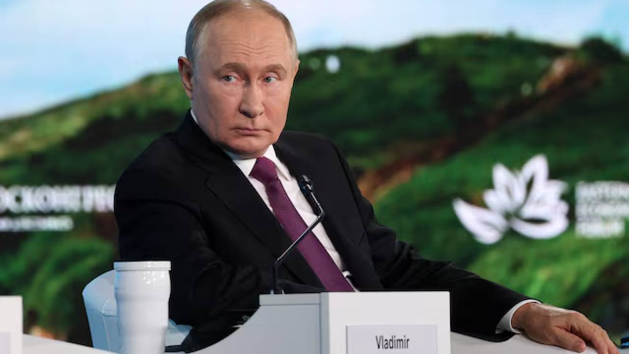 Putin: ఉక్రెయిన్‌లో ఏకపక్ష కాల్పుల విరమణ ప్రకటించిన రష్యా..