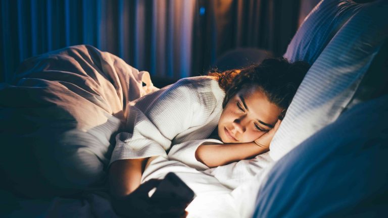 Effects of Sleep Less: 6 గంటల కంటే తక్కువ నిద్రపోతే మీ ఆరోగ్యంపై ఎలాంటి ప్రభావాలు ఉంటాయంటే..?