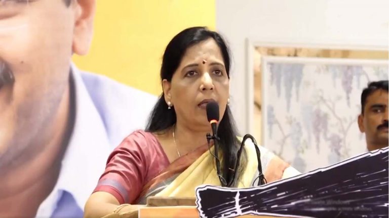 Sunita kejriwal: హర్యానాలో సునీతా ఎన్నికల ప్రచారం.. మోడీకి కేజ్రీవాల్ తలవంచరని వ్యాఖ్య