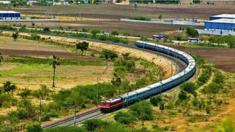 SC Railway Special trains: ప్రయాణికులకు శుభవార్త.. దసరా, దీపావళికి 24 ప్రత్యేక రైళ్లు..