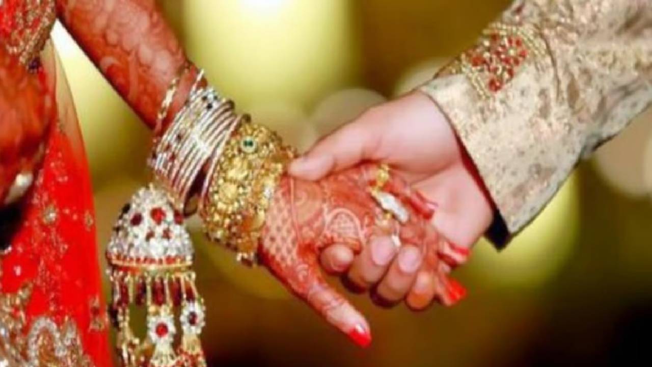 Fraud: హిందువుగా నటించి మహిళతో పెళ్లి.. ఆ తర్వాత మతం మారాలని ఒత్తిడి..