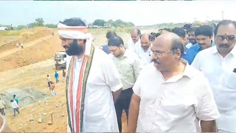 Uttam Kumar Reddy: నిర్లక్ష్యం వహిస్తే సహించం.. అధికారులపై ఉత్తమ్ కుమార్ ఫైర్..