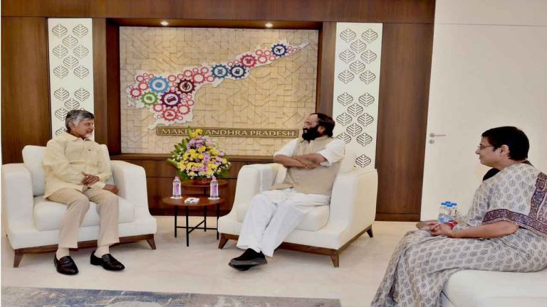 AP CM Chandrababu: సీఎం చంద్రబాబుతో తెలంగాణ మంత్రి ఉత్తమ్‌కుమార్‌ రెడ్డి భేటీ