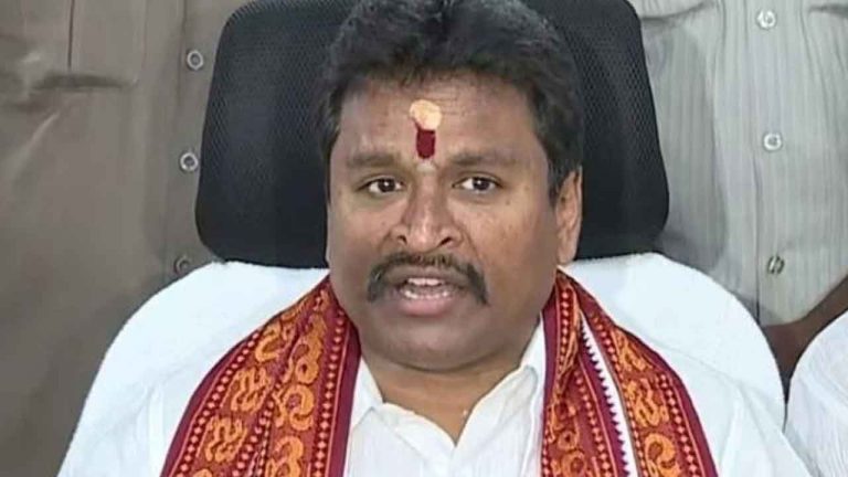 Velampalli Srinivas: సనాతన ధర్మం గతంలో లేనట్లు పవన్ కళ్యాణ్ మాట్లాడుతున్నారు..