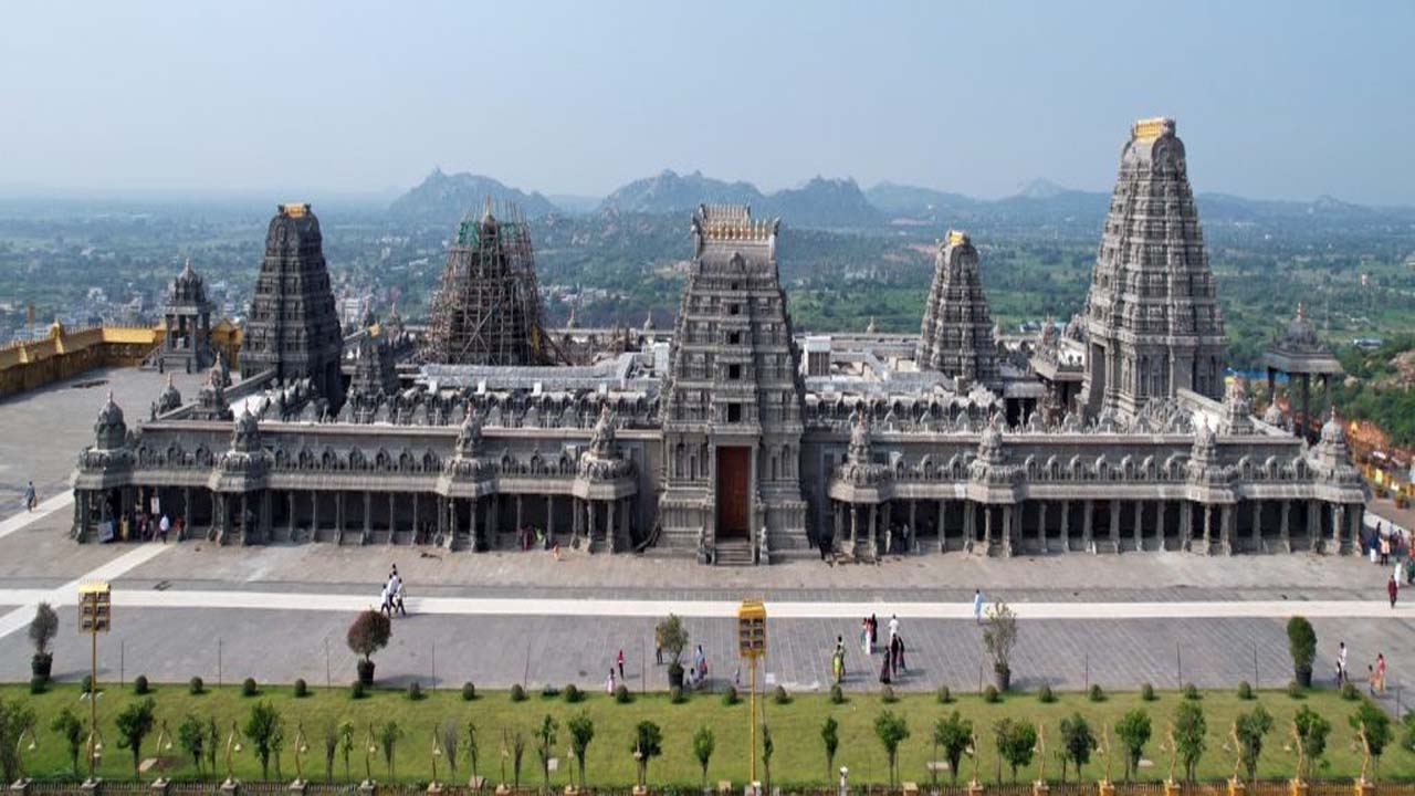 Yadadri Temple: గుట్ట మీద భక్తుల బసకు ఏర్పాటు.. దాదాపు 200 వరకు గదులు..!