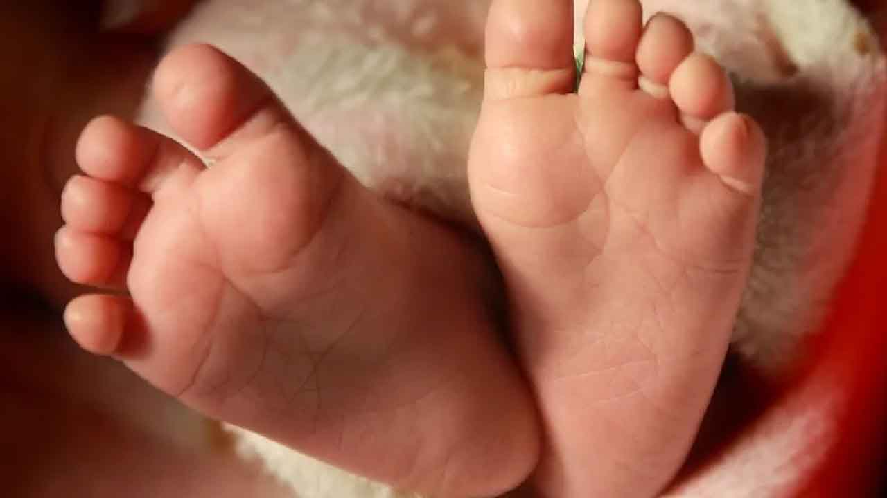 MP: అప్పుడే పుట్టిన ఆడబిడ్డ గొంతు కోసిన తల్లి.. అయిన బతికిన మృత్యుంజయురాలు..