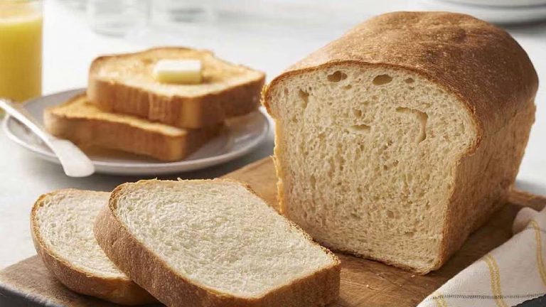 Bread: బ్రెడ్ కి ఫంగస్ పట్టకుండా ఎక్కువ కాలం నిల్వ ఉండాలంటే ఇలా చేయండి